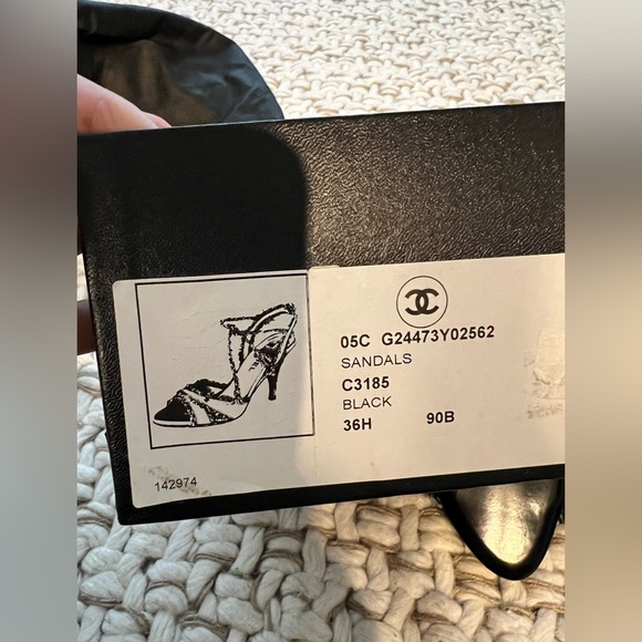 CHANEL TWEED HEELS - Picture 5 of 7